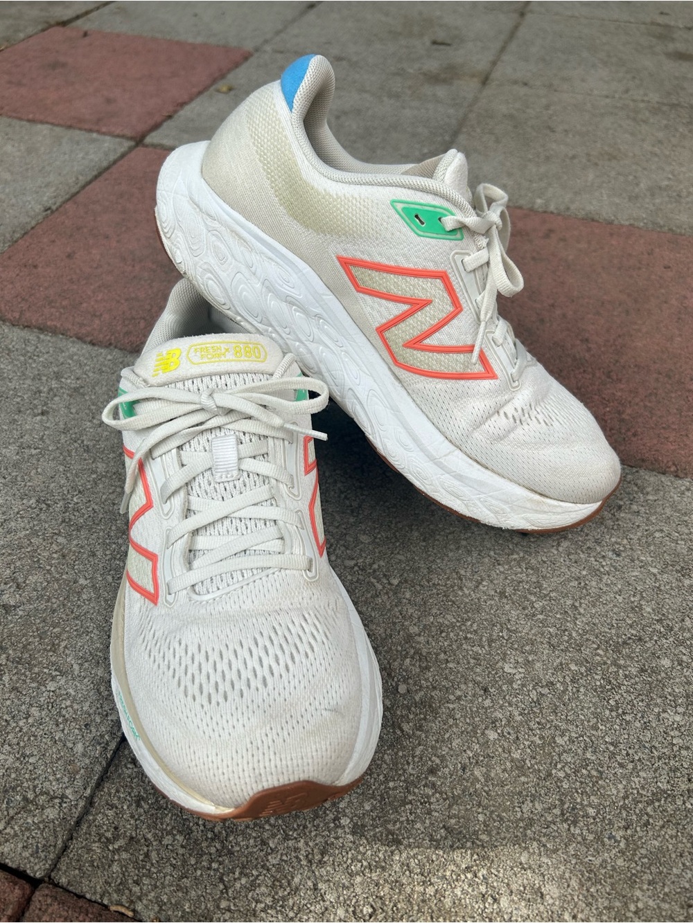 EUC New Balance Fresh Foam x880 running shoes